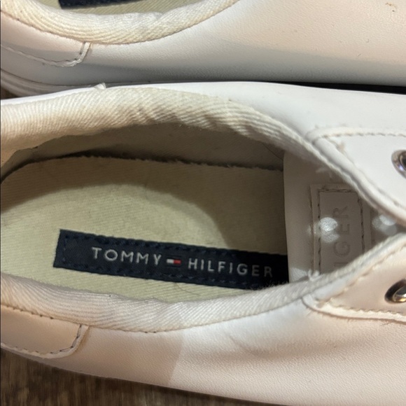 Tommy Hilfiger White Sneakers with Red and Blue Accents - Picture 4 of 7